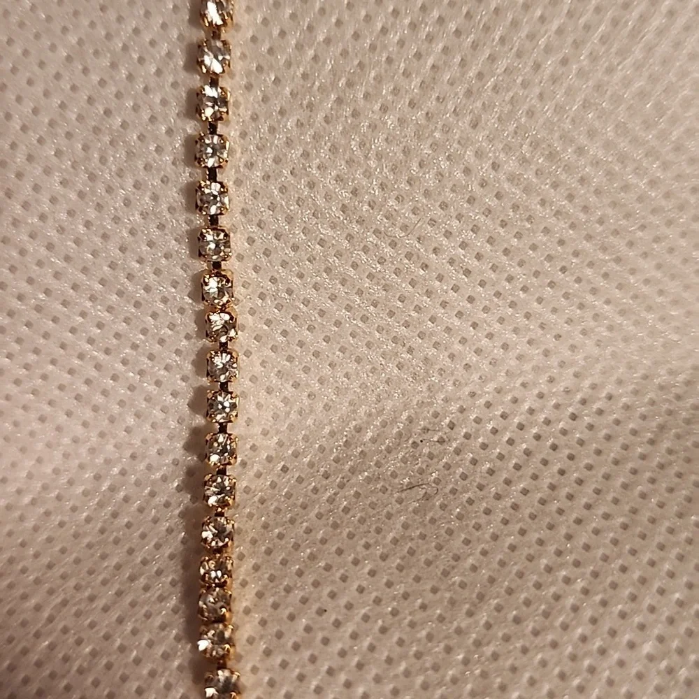 Elegant Gold Toned Rhinestone 16 Inch Necklace - Picture 4 of 7